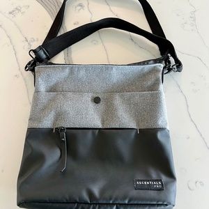 Sherpani x Ascentials PRO Messenger / Crossbody bag